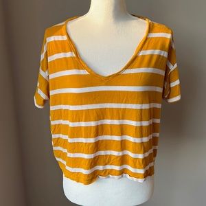 5/$25 C & S oversized crop top